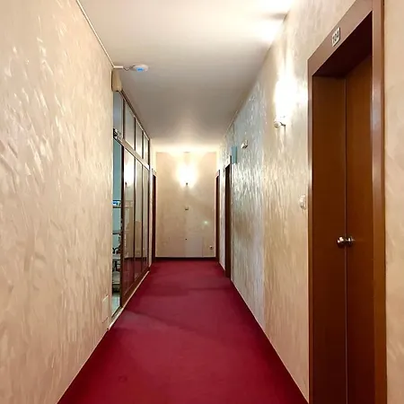 酒店 007酒店 2*
